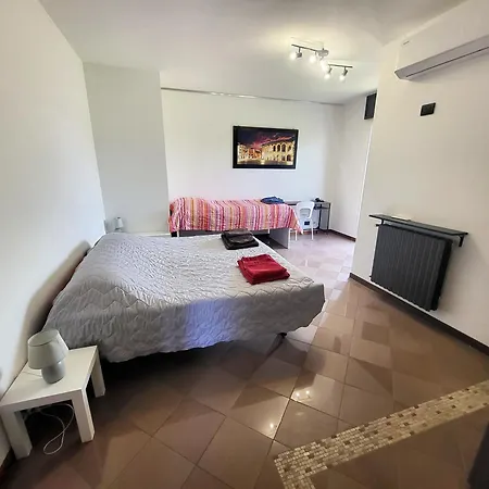 Maison d'hôtes Ghiaia Locazione Turistica Castel d'Azzano